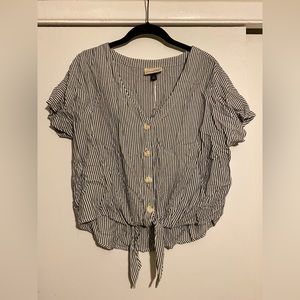 💚3 for $10!💚 Universal Thread Vertical Stripe Shirt - Medium